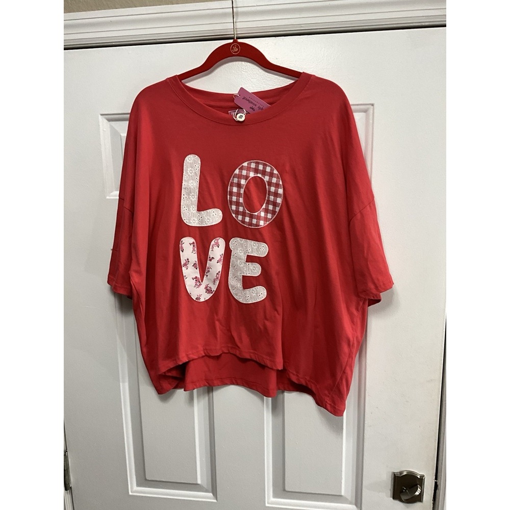 Simply Southern Red "LOVE" Embroidered Short Sleeve Shirt Women's XL